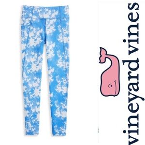 New with tags!! Vineyard Vines cloud print performance leggings